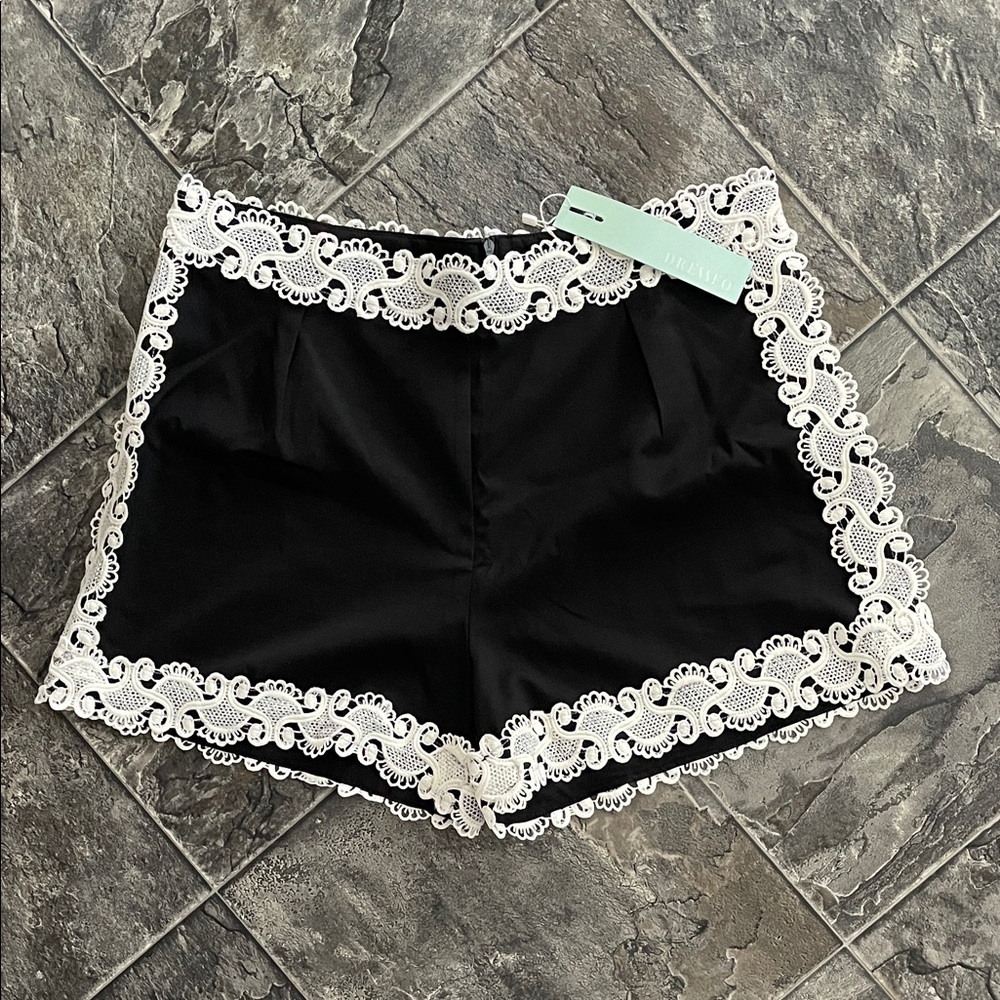 ⭐️NWT DRESSFO Black Dress Shorts w White Crochet Lace Edging Back Zip Boho Indie